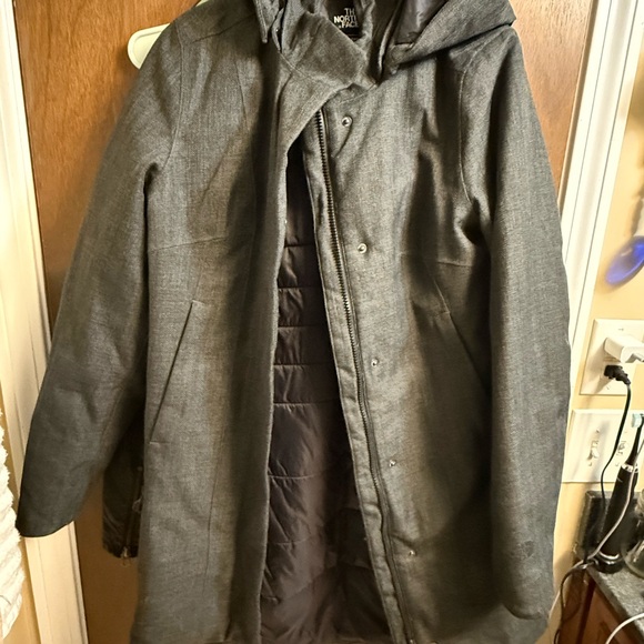 The North Face Women's Gray Raincoat - Picture 1 of 6